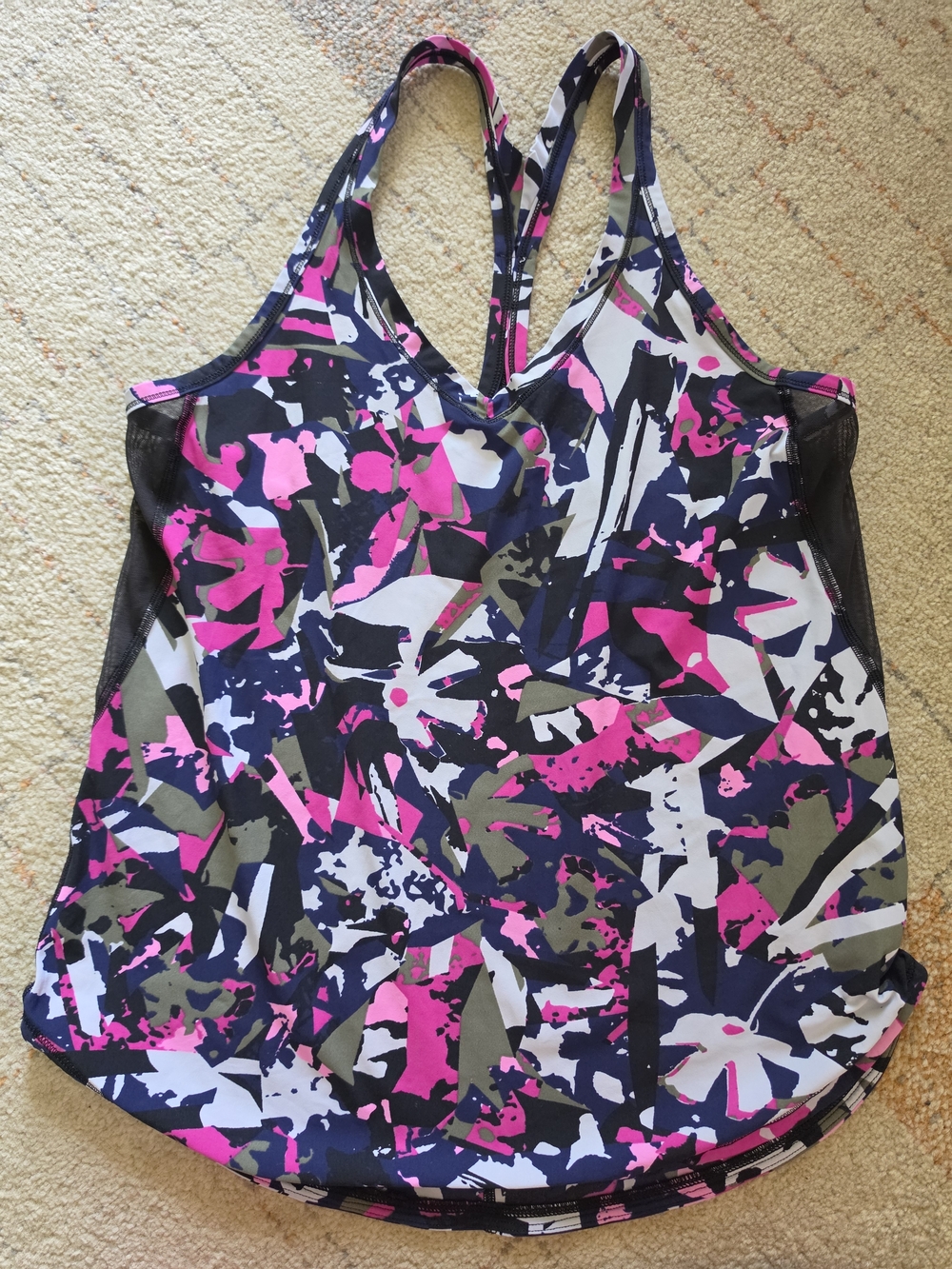 Lululemon Fast Lane Singlet in the vibrant Tank